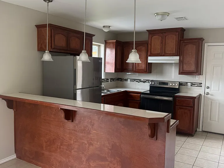 114 W Albatross Ave #2 — Photo 2