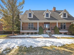 3086 Golf Club Rd, Howell, MI 48843