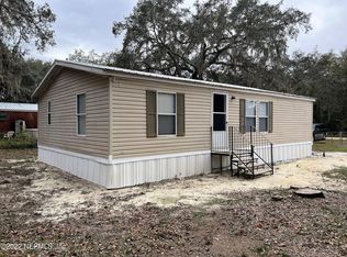 106 Delaware Ave, Interlachen, FL 32148