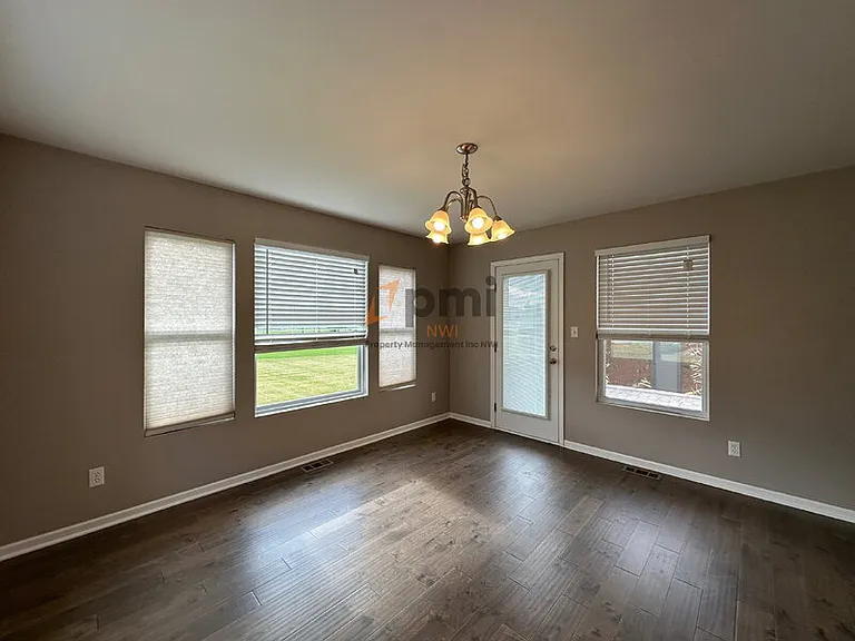 1864 Westridge Dr — Photo 10