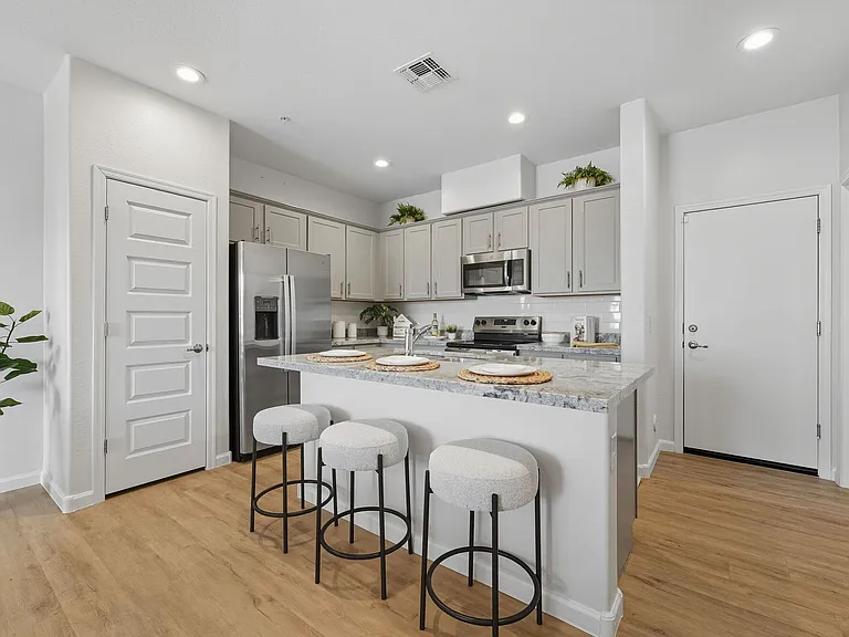 BB Living Val Vista — Photo 7