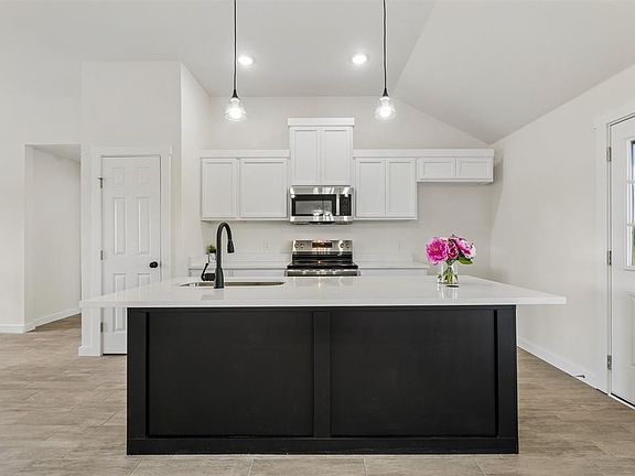 5th image of 21064 Faith Ln