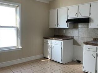 137 Coffin Ave APT 2, New Bedford, MA 02746