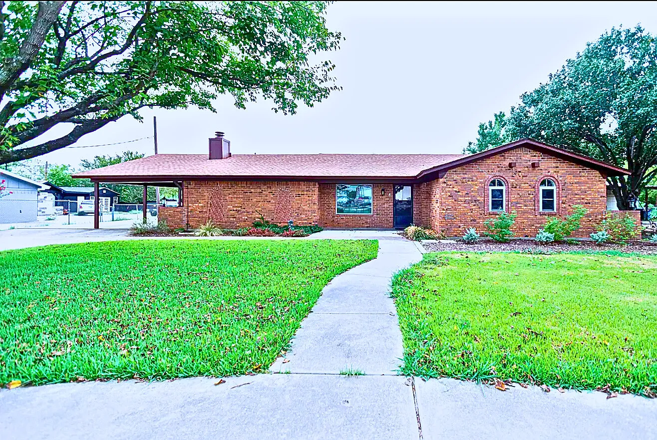 3 bed, 2506 sqft, $4,400 — Photo 1