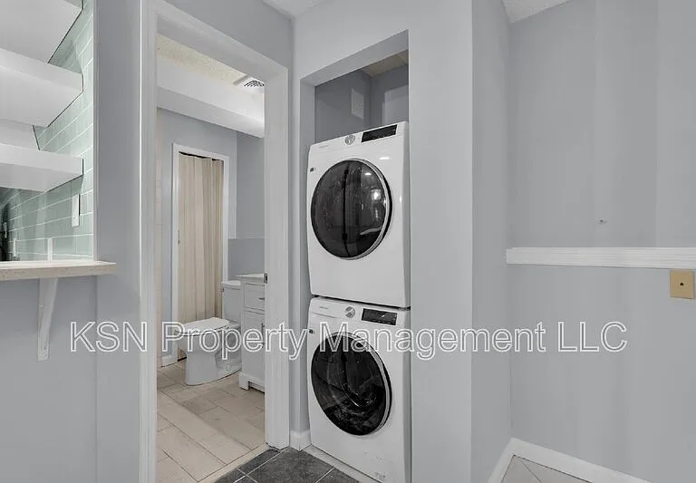 8 E 33rd St #B — Photo 14