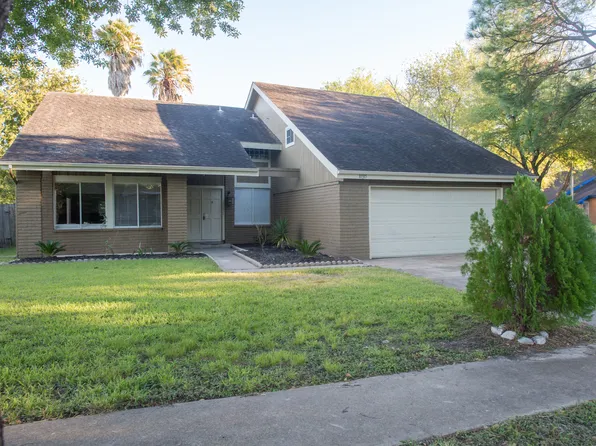 10315 Sun City Ct, Houston, TX 77099