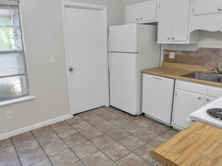 1212 Boone Hill Rd #C — Photo 5