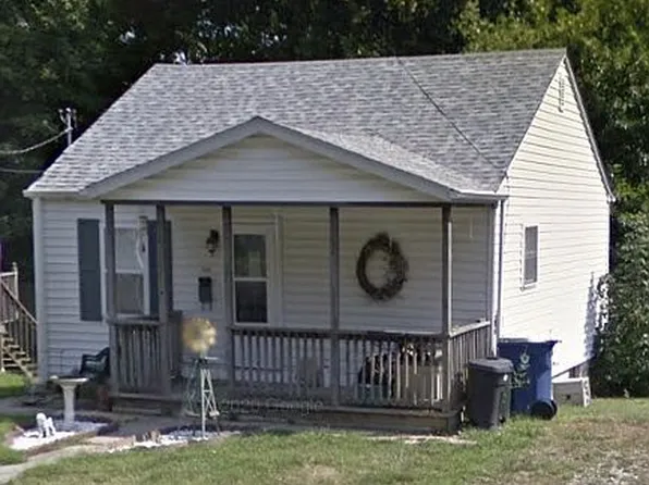 704 Greenwood Pl, Collinsville, IL 62234