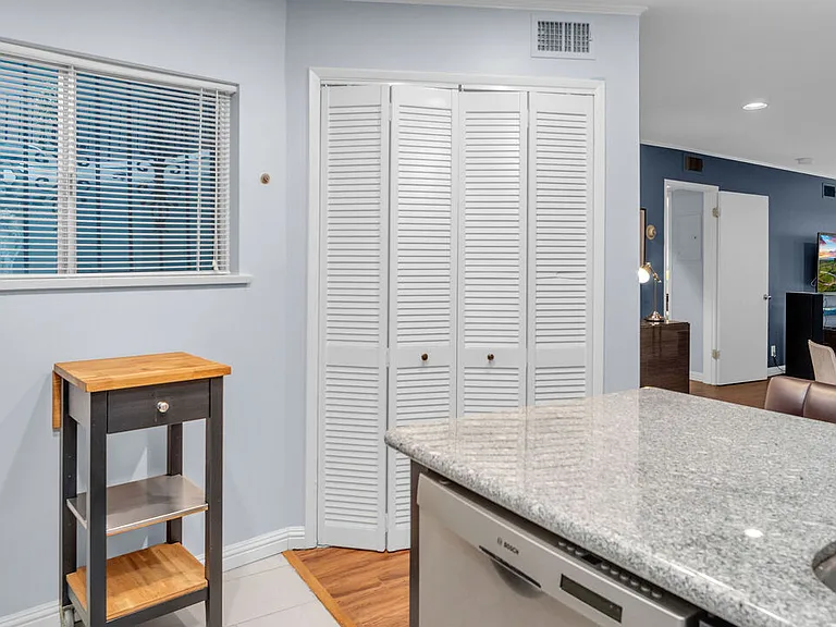 2260 N Cahuenga Blvd #106 — Photo 12