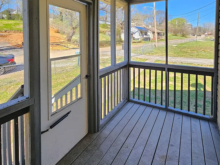 1424 Nolan Ave — Photo 19