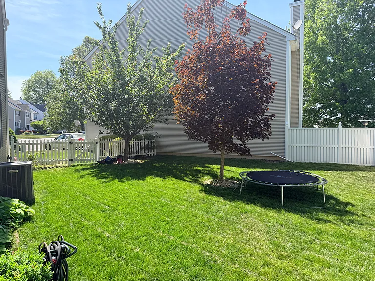 135 Marion Dr — Photo 18