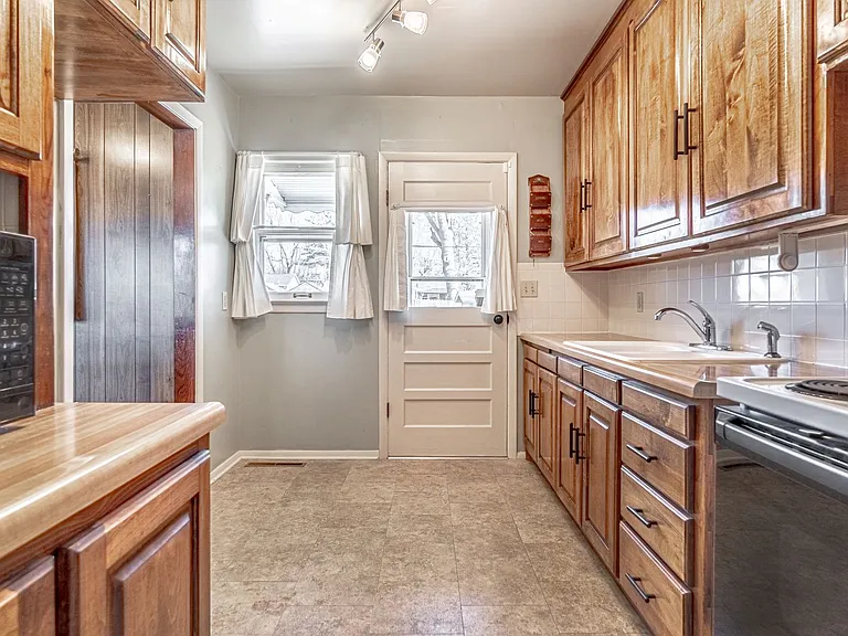 1005 N 12th St — Photo 2