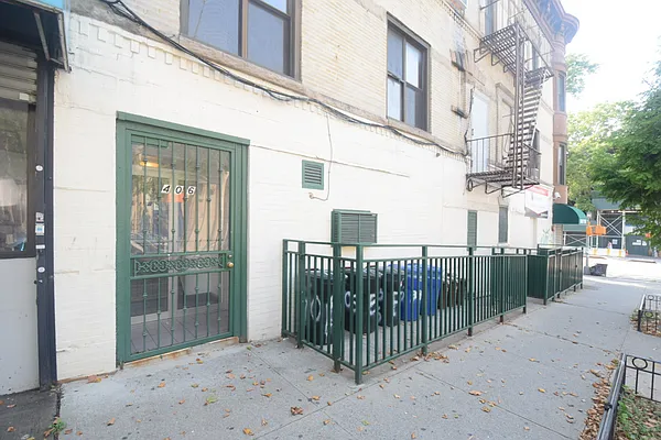 Rented by Douglas Elliman | media 16