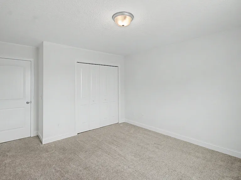 76 Saint Johns Ct — Photo 18