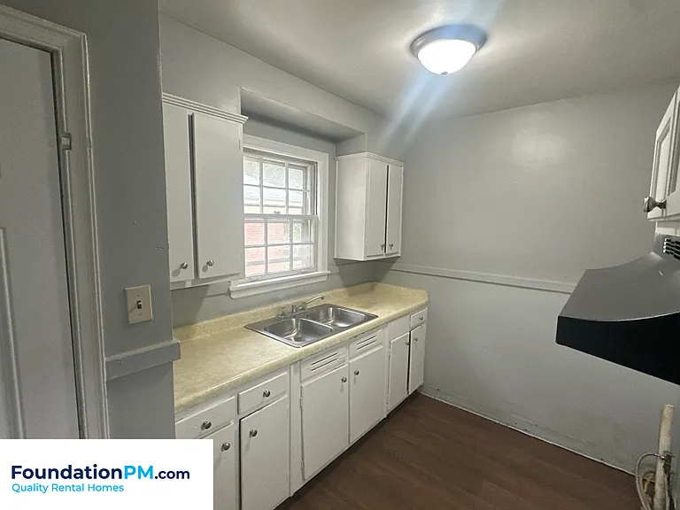3324 Rosamond Ave — Photo 6