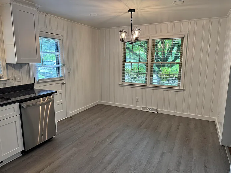 210 N Woodberry Ave — Photo 5