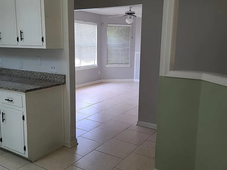 9024 Caribbean Dr — Photo 4