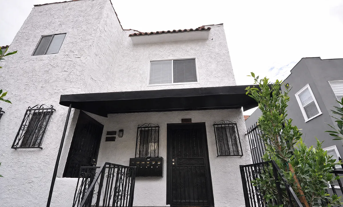 Building Photo - 1832 N Wilcox Ave