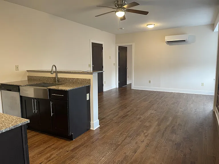 1435 N 2nd St #3L — Photo 2