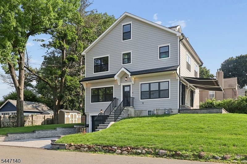 1st image of 4 Hilltop Way