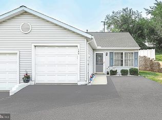 130 Country Ridge Dr, Red Lion, PA 17356