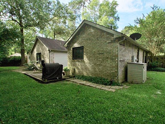 3rd image of 3543 Pickwick Park Dr