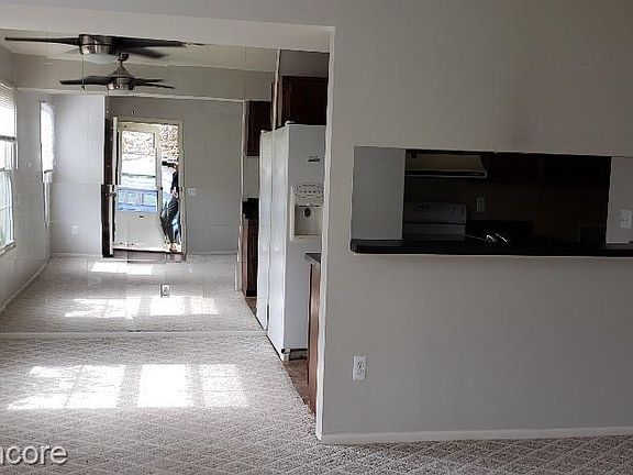 2nd image of 2936 Meadowbrook Ct #A