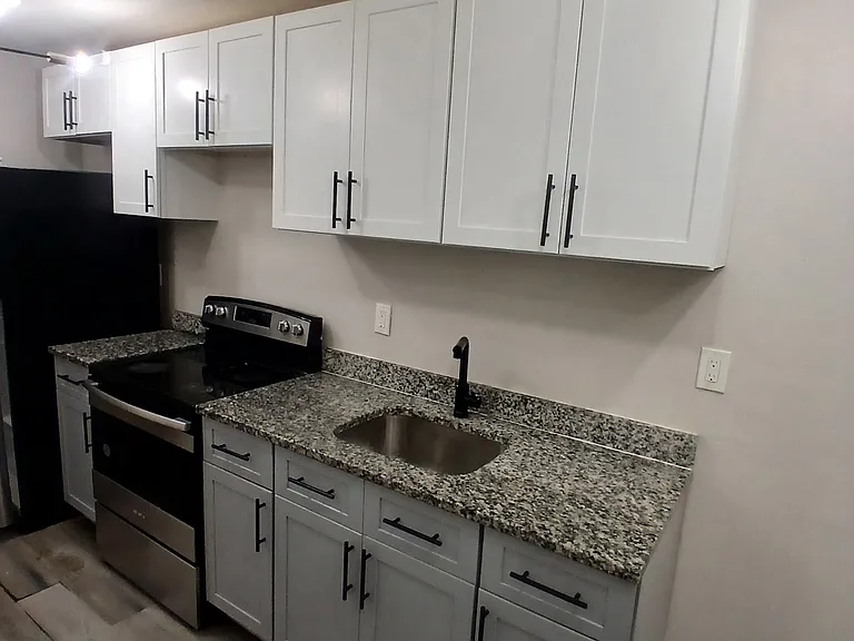 478 N Pennsylvania Ave #1L — Photo 1