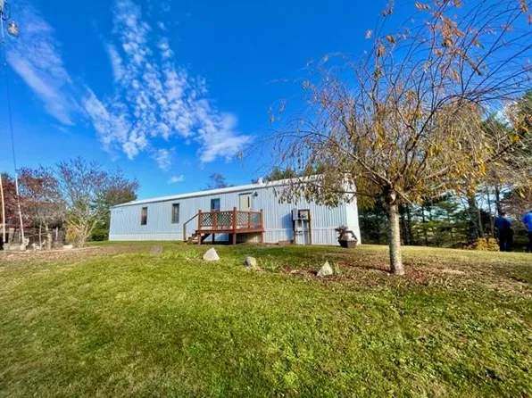 416 Back Alley Ln, Fries, VA 24330