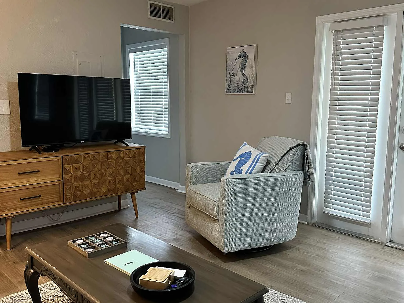 239 Seahorse Dr SE - B — Photo 3
