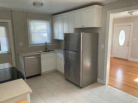 4th image of 4409 Woodmere St