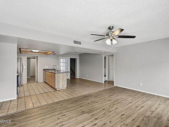 2nd image of 415 S SPUR Street