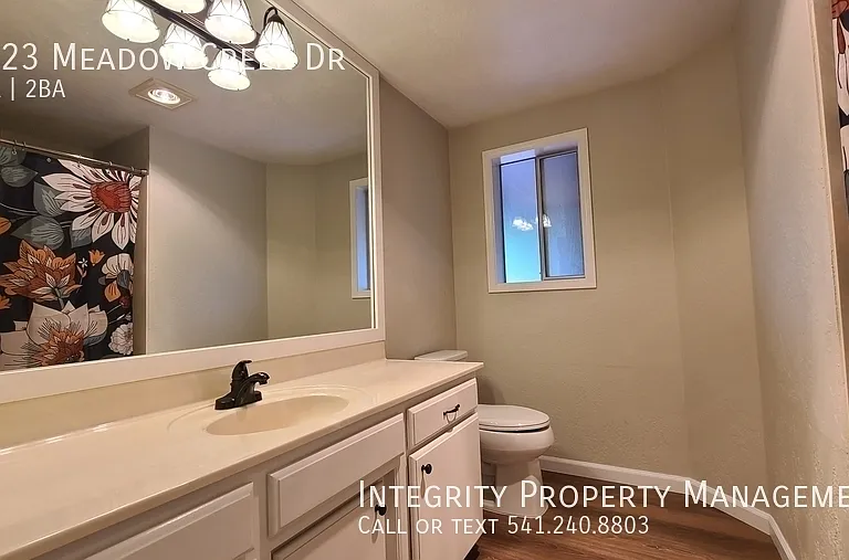 2423 Meadow Creek Dr — Photo 16