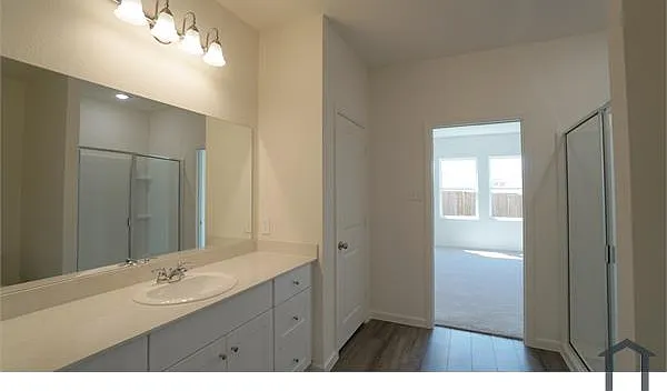 711 Camden Dr — Photo 15