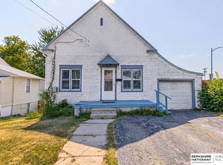 1122 N 46th St, Omaha, NE 68132