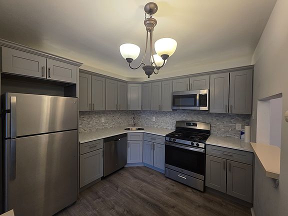 3rd image of 25 Canterbury Ct