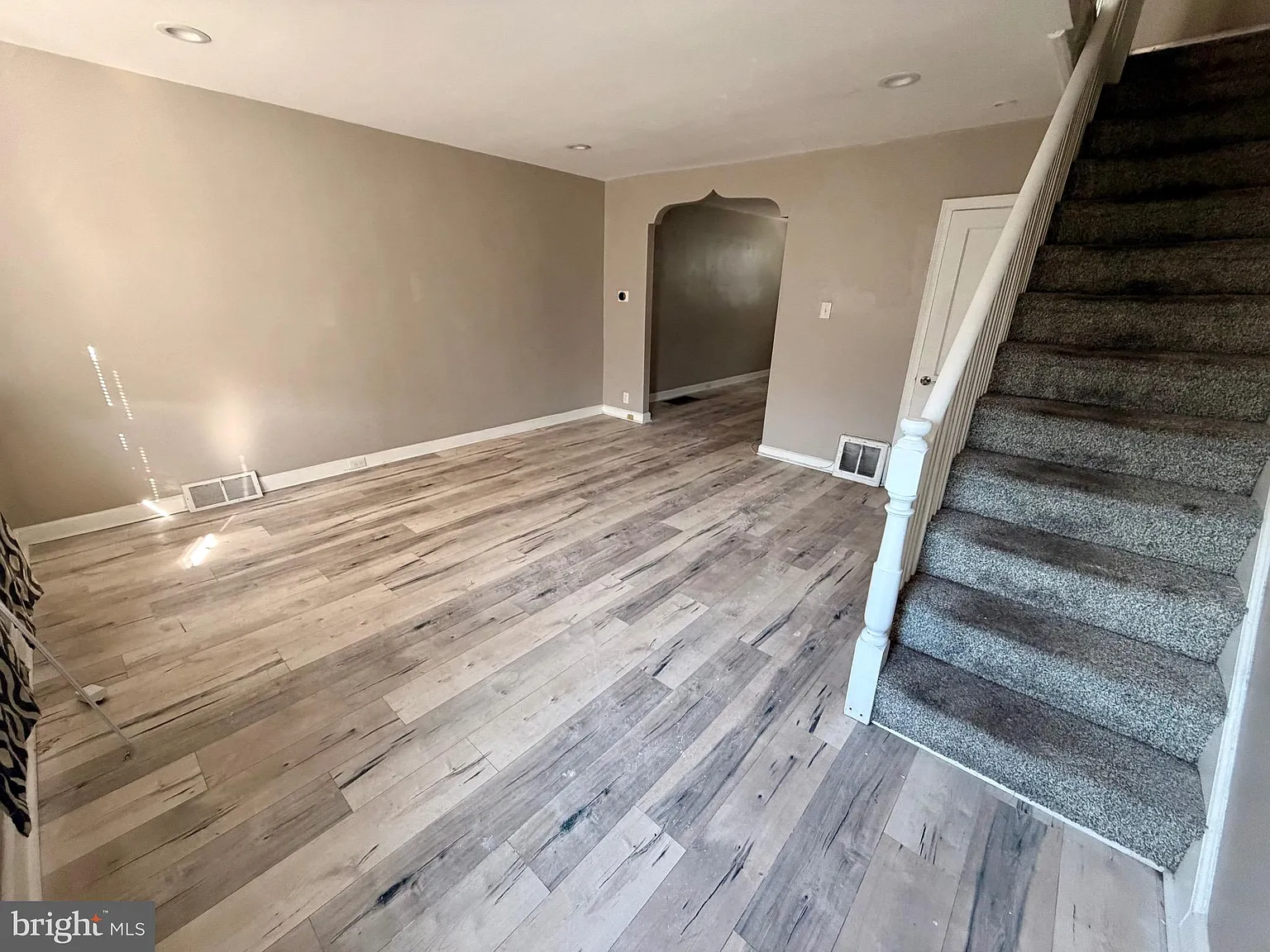 3 bed, 1046 sqft, $1,800 — Photo 3