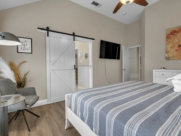 10804 Pineview Ln — Photo 19