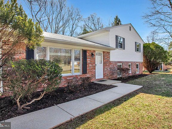 3rd image of 23088 Esperanza Dr