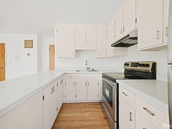 4th image of 590 2nd Ave APT 3