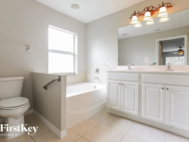 2463 Alesio Ave — Photo 10