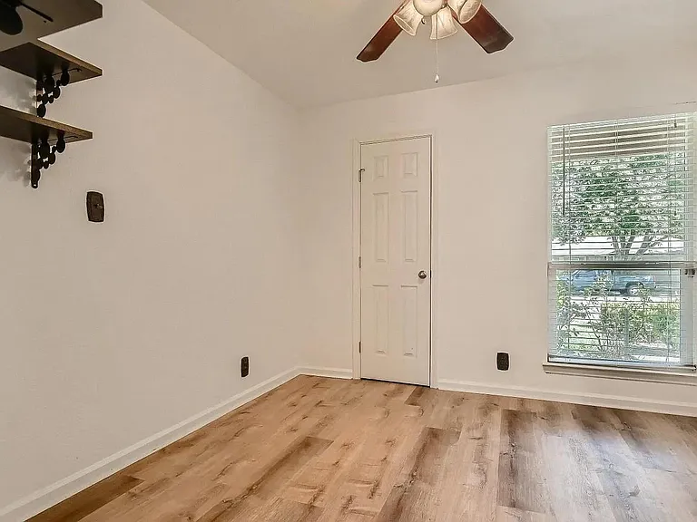 1306 Wayne Dr — Photo 7