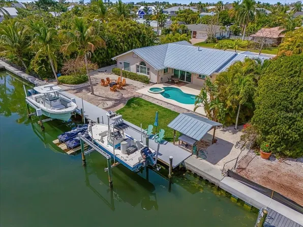 519 74th St, Holmes Beach, FL 34217