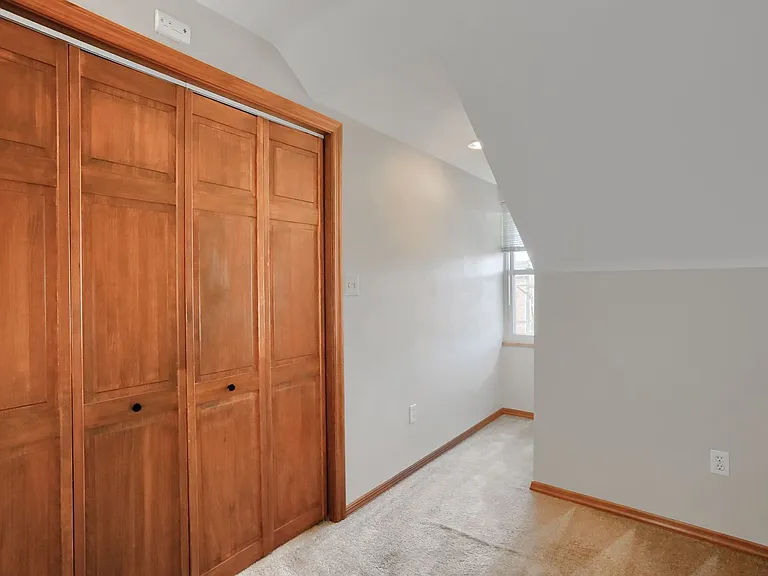 2810 Sarah Street — Photo 17