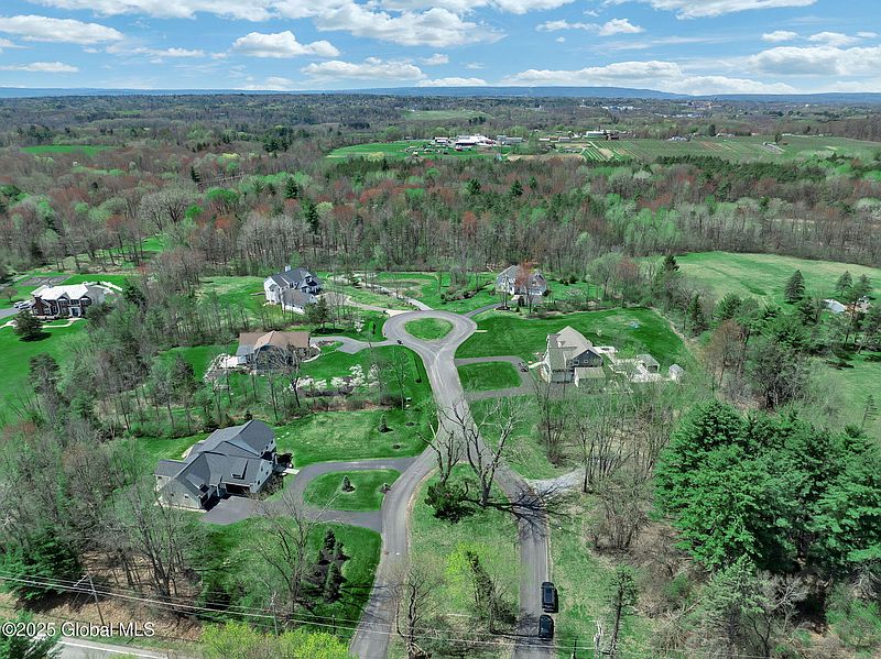2nd image of 5 Pickett Lane