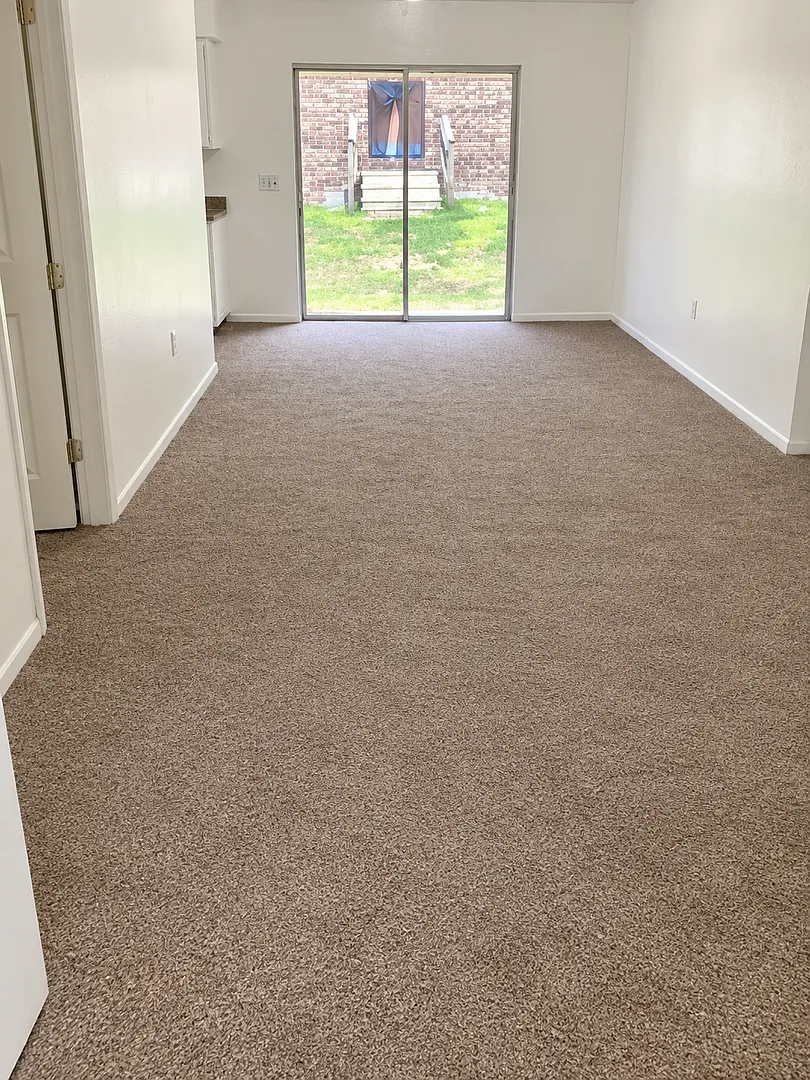 1st Month Free Rent 3 Bed 2 Bath Home | Pet Friendly | Washer Dryer Hook Ups | Section 8 Welcome — Photo 4