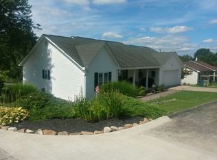 11 Holley Dr, Fayetteville, WV 25840