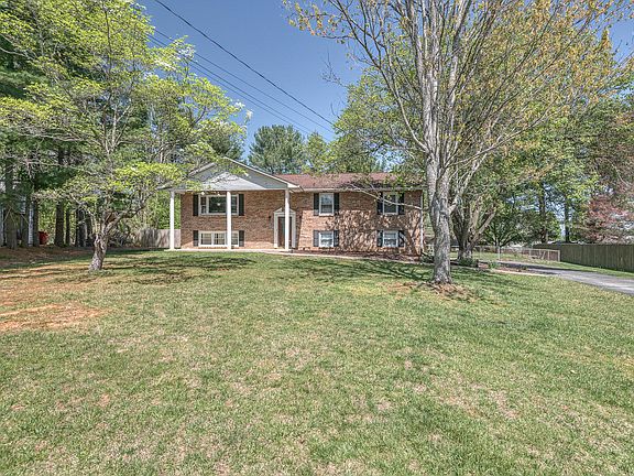 3rd image of 2804 Newbern Dr