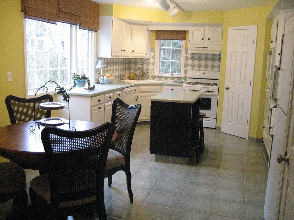 Kitchen and Breakfast Nook