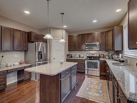3rd image of 236 Grant Park Dr